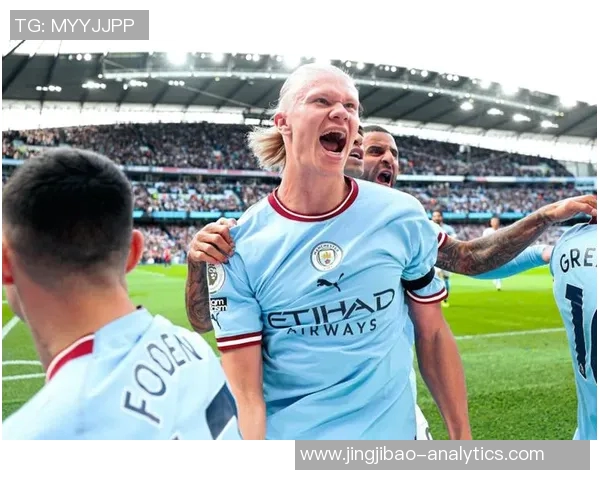 英超激战曼联大胜那不勒斯帽子戏法引发争议判罚全场沸腾