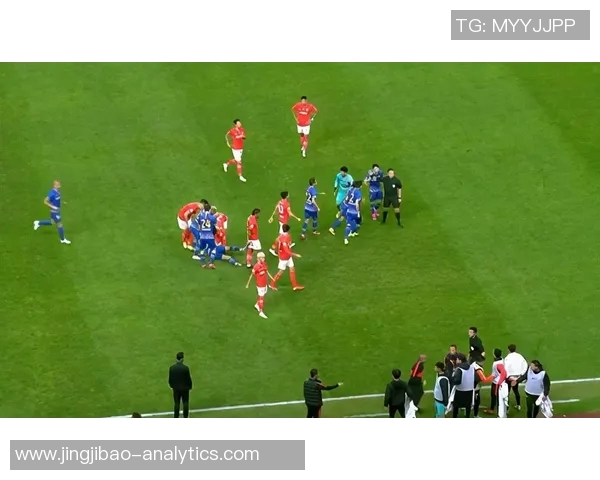 足总杯激战尤文图斯与多特蒙德平局争议判罚引发全场热议 足总杯激战尤文图斯与多特蒙德平局争议判罚引发全场热议