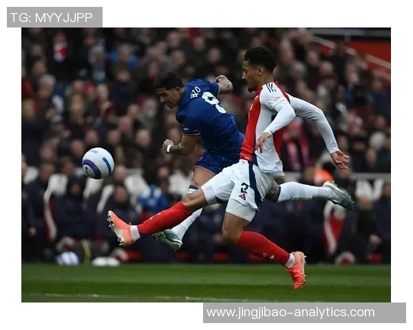 英超激战:里昂惊险逆转切尔西四比三十大精彩进球回顾 英超激战:里昂惊险逆转切尔西四比三十大精彩进球回顾