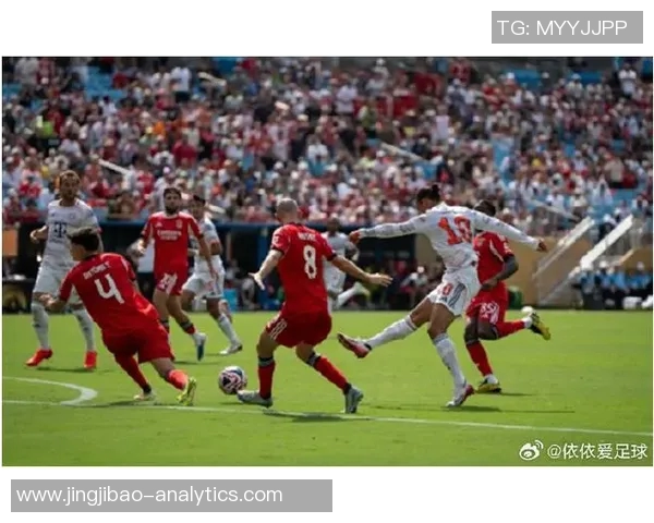 友谊赛精彩对决拜仁与里昂战成平局神扑瞬间令全场沸腾 友谊赛精彩对决拜仁与里昂战成平局神扑瞬间令全场沸腾