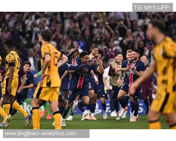 意甲激战那不勒斯逆转巴黎圣日耳曼帽子戏法引爆全场激情